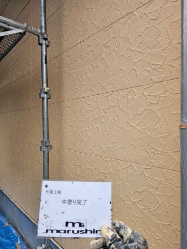 外壁：中塗り