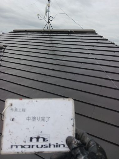 屋根：中塗り 完了