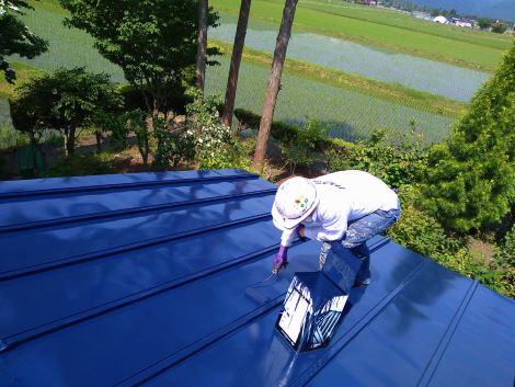 紫波町T様邸の屋根・破風塗装工事